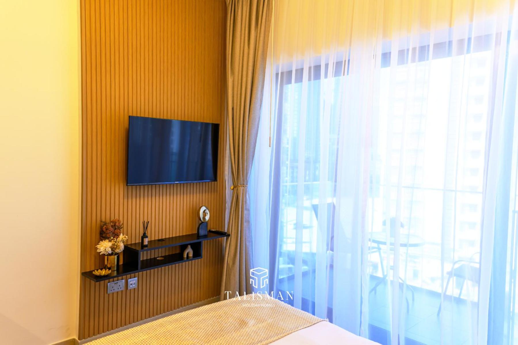 Modern In Azizi Riviera, Meydan *
