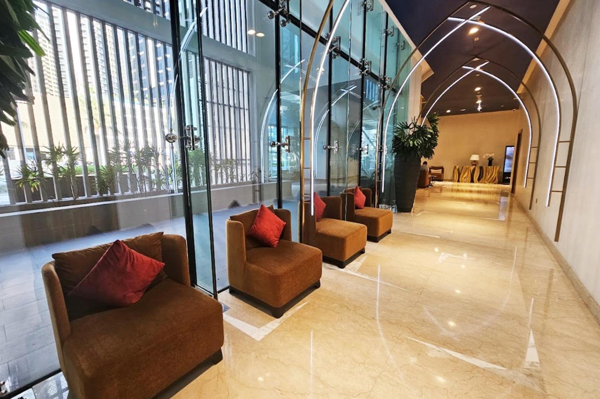 Vserve - Stylish Specious - 1 Bedroom With Canal View Dubai