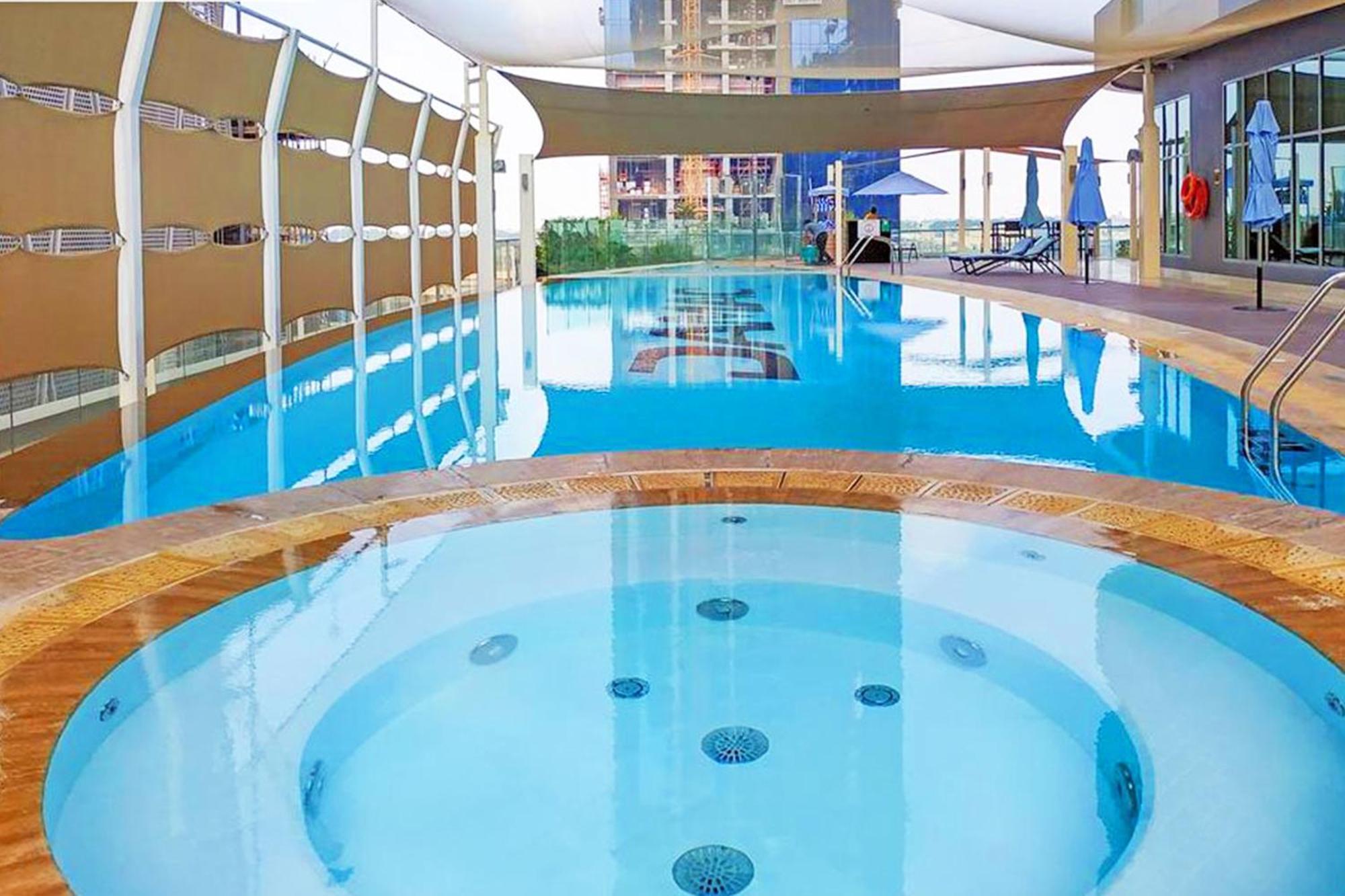 Vserve - Stylish Specious - 1 Bedroom With Canal View