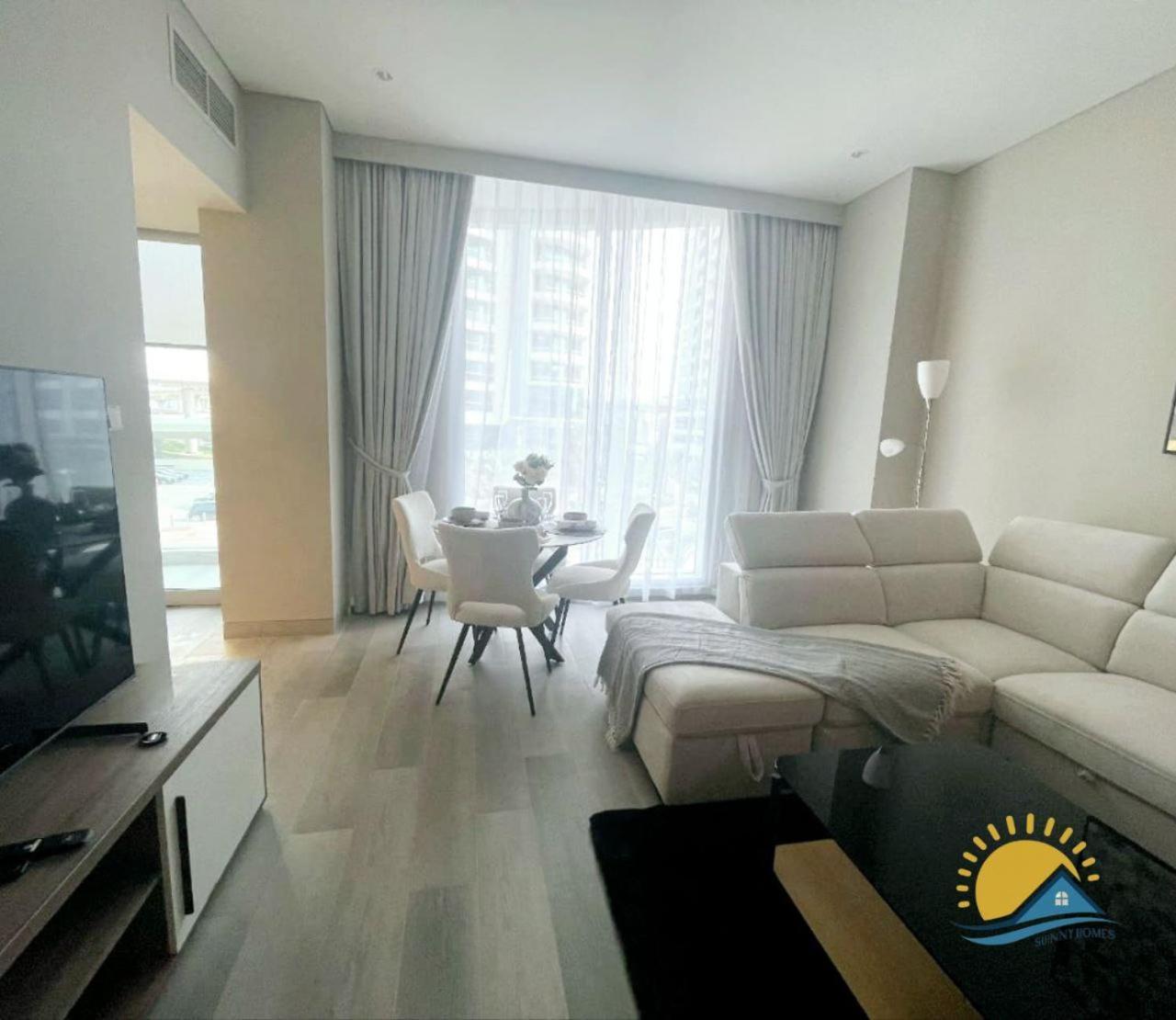 Marina Walk Gem Modern With Pool & Gym Access, Steps To & Metro *