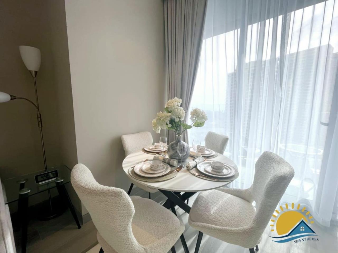 Marina Walk Gem Modern With Pool & Gym Access, Steps To & Metro Apartment Dubai