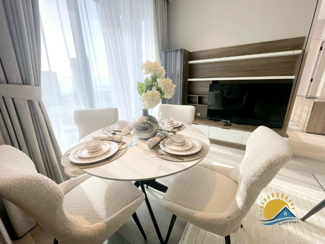 Marina Walk Gem Modern With Pool & Gym Access, Steps To & Metro * Dubai