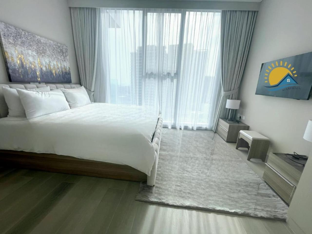 Apartment Marina Walk Gem Modern With Pool & Gym Access, Steps To & Metro