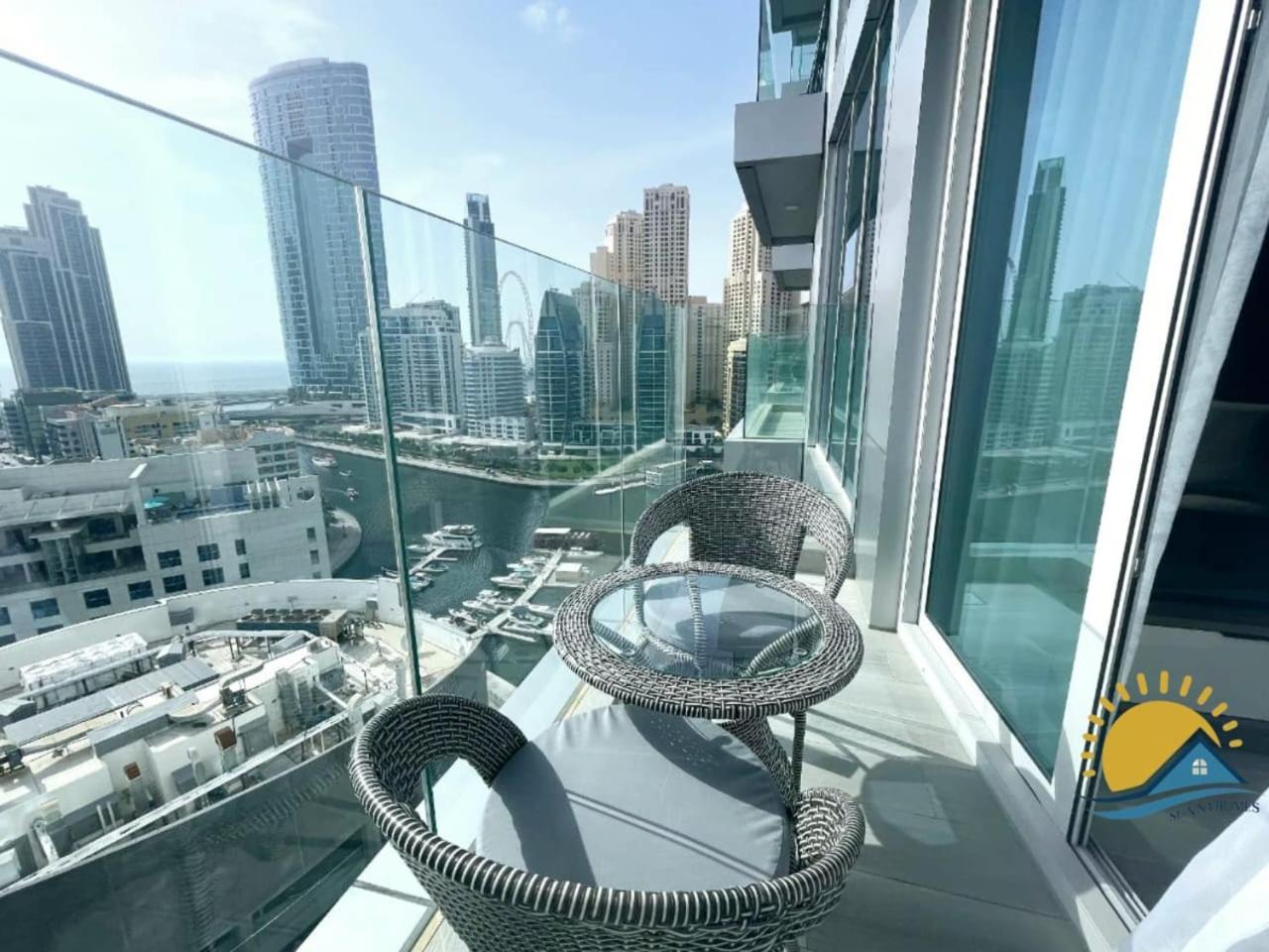 Marina Walk Gem Modern With Pool & Gym Access, Steps To & Metro Apartment *