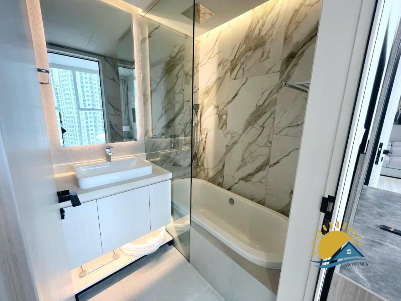 Apartment Marina Walk Gem Modern With Pool & Gym Access, Steps To & Metro Dubai