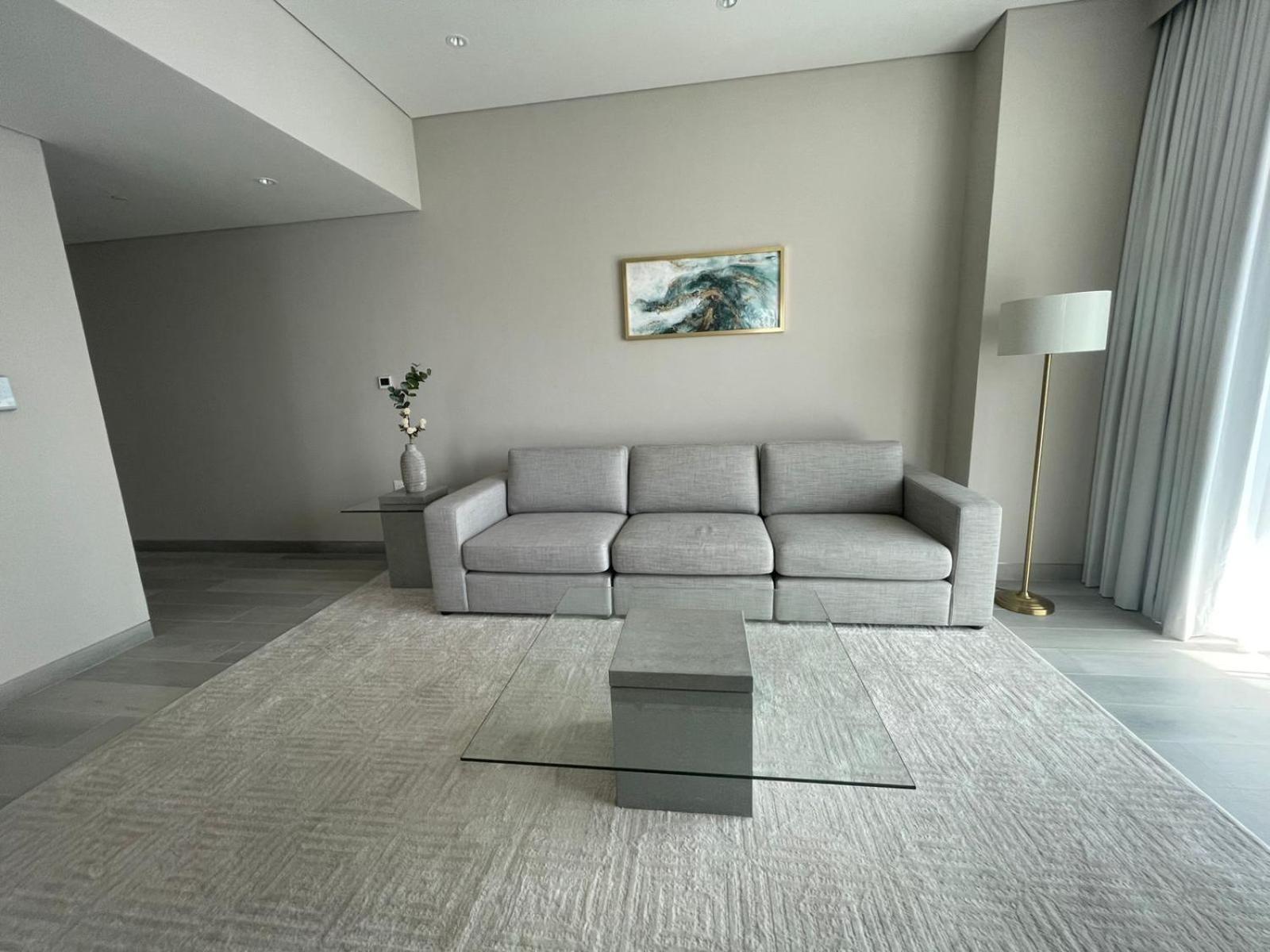 Marina Walk Gem Modern With Pool & Gym Access, Steps To & Metro *