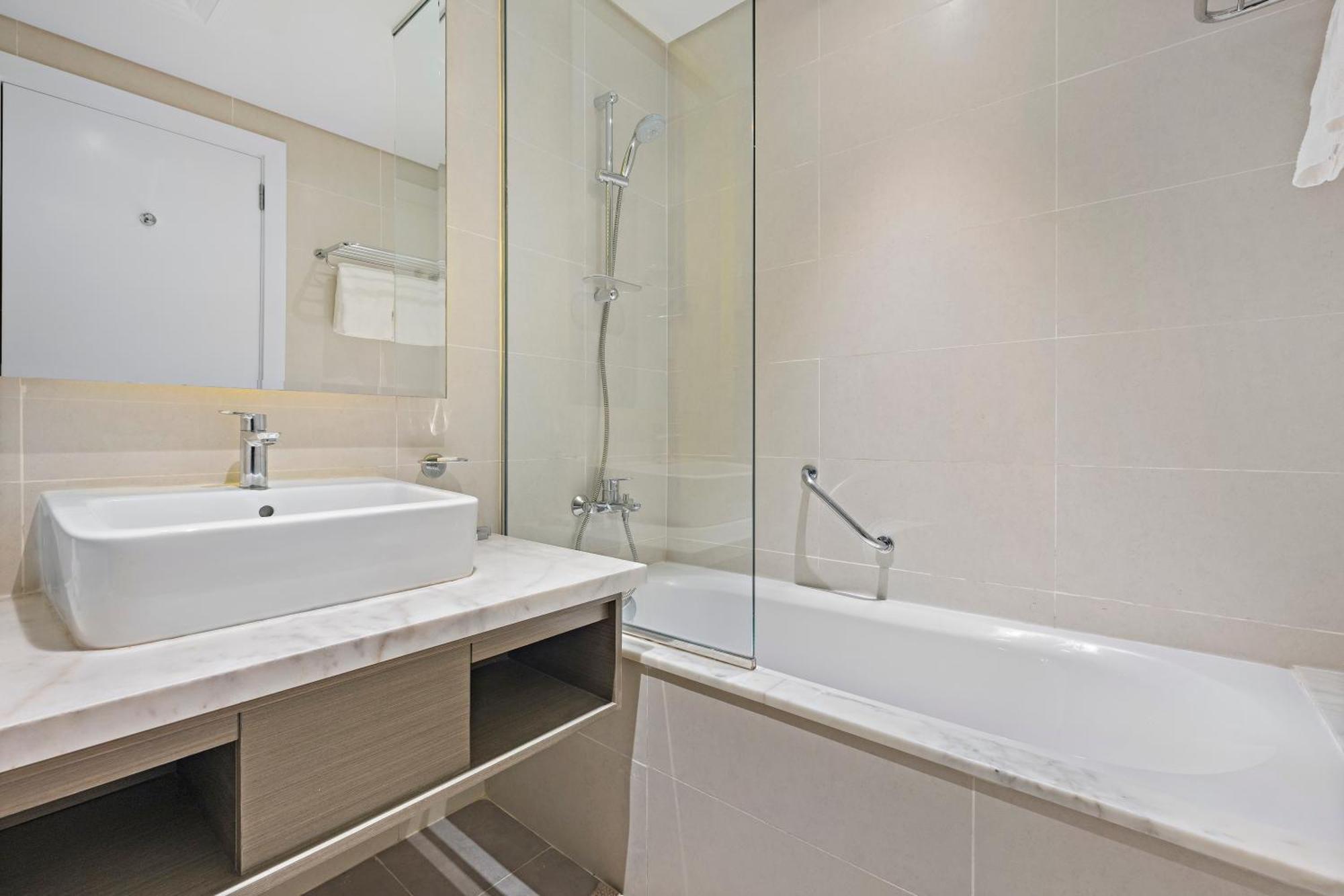 Aliving Luxury Studio At Damac Maison Prive 1007