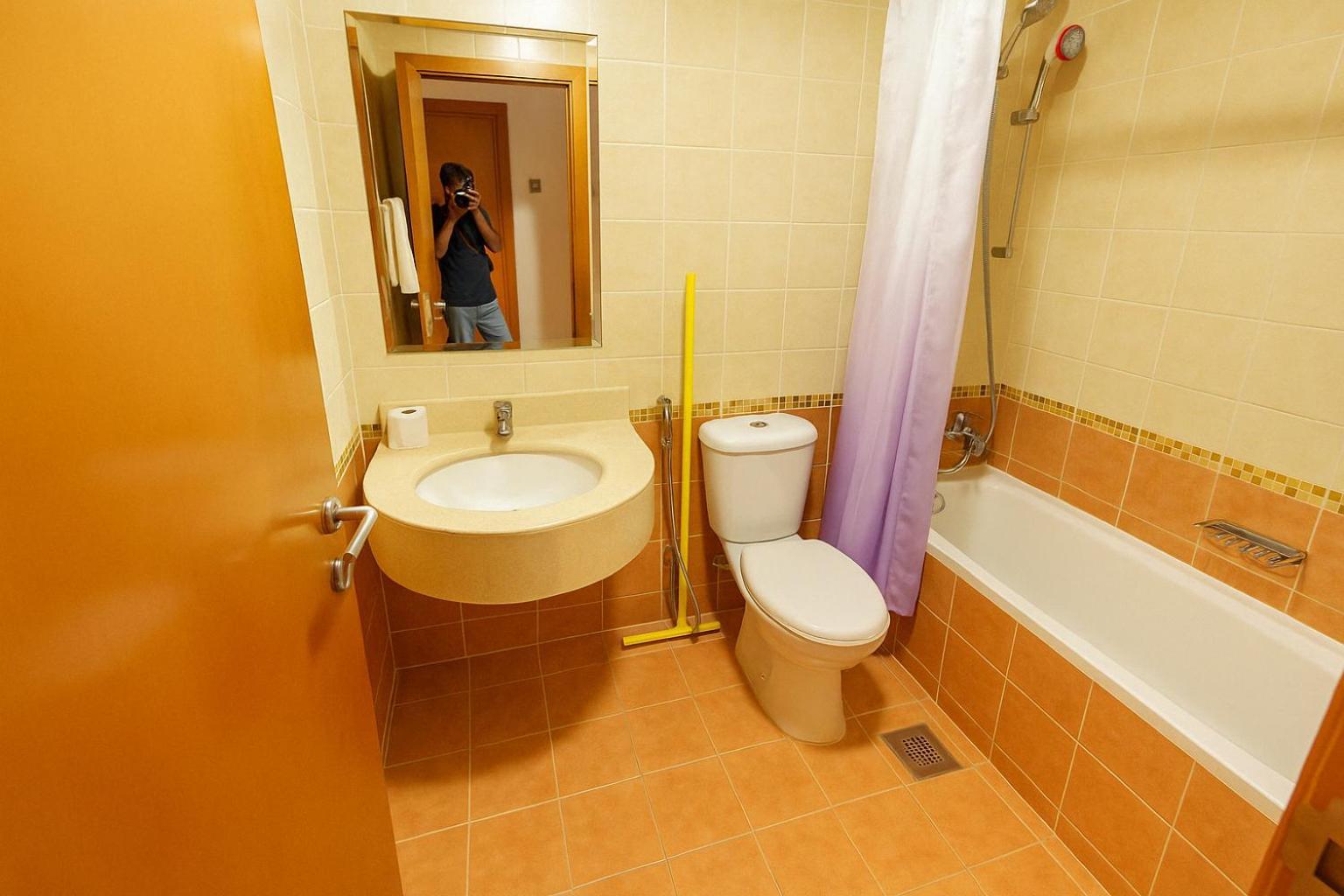 Homestay Deluxe For Rent At Marina View Towers Dubai