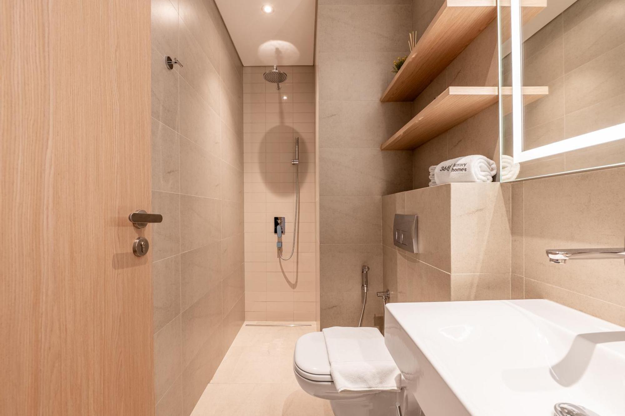 Serene 2brplus1 Haven In Oakley Jvc - 5star Amenities Apartment