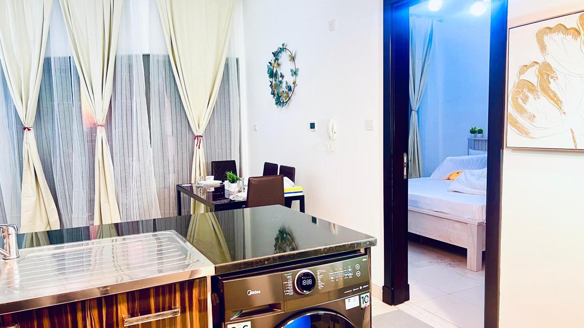 Spacious One Bedroom , Balcony, Pool & Garden View By Trueurbanbb *