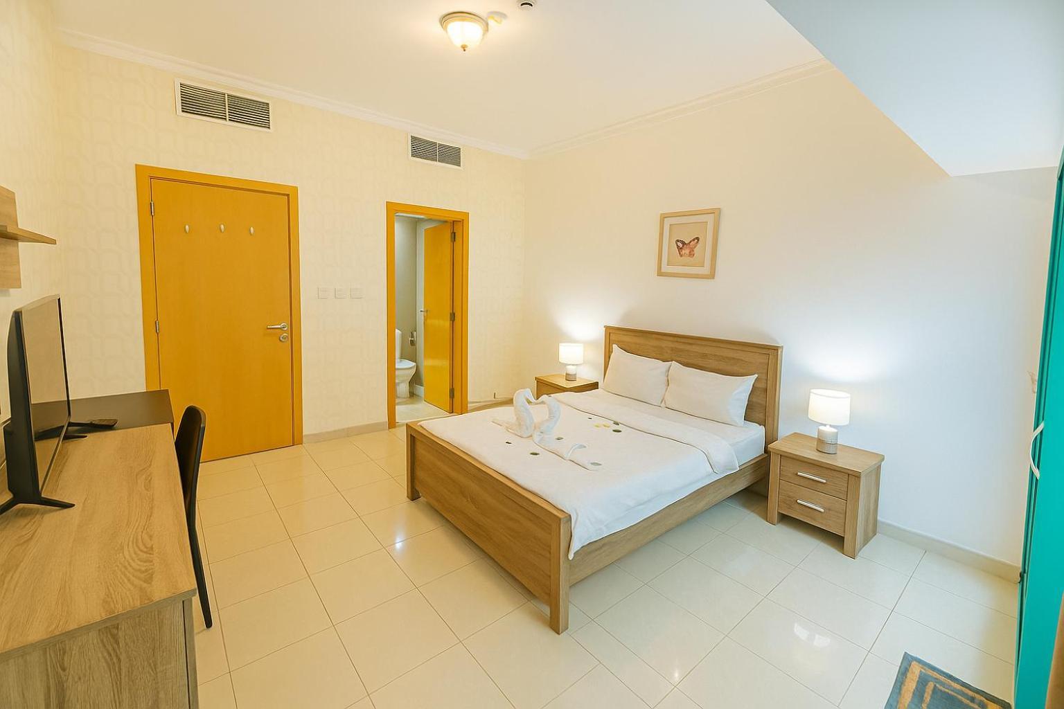 Classy For Ladies In Dubai, Marina فتيات فقط Dubai