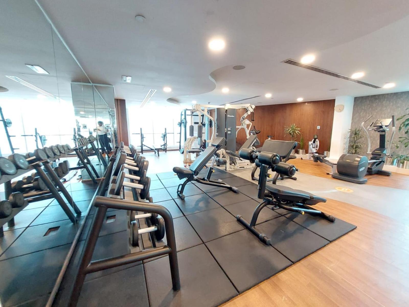 Bright & Valuable, Close To Metro Station Apartment