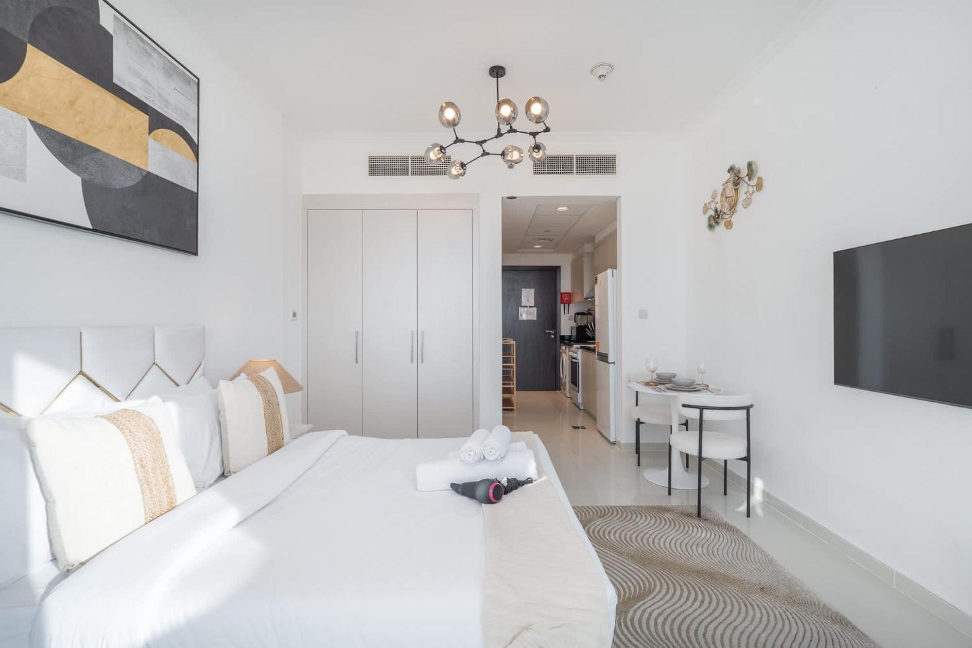 Beautifully Furnished With Skyline Views Dubai