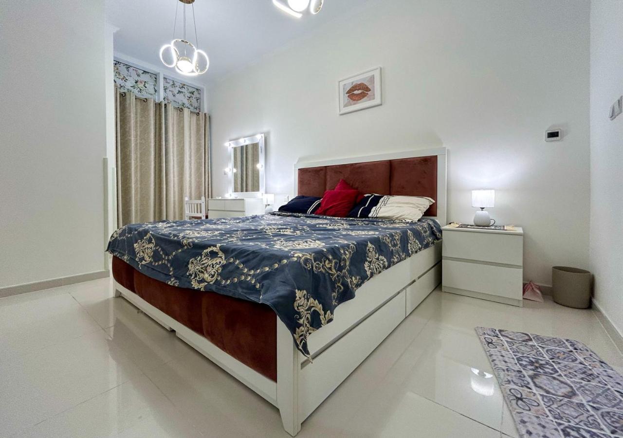 Apartment Bespoke Homes - Modern 1br In Carson Tower Damac Hills Dubai