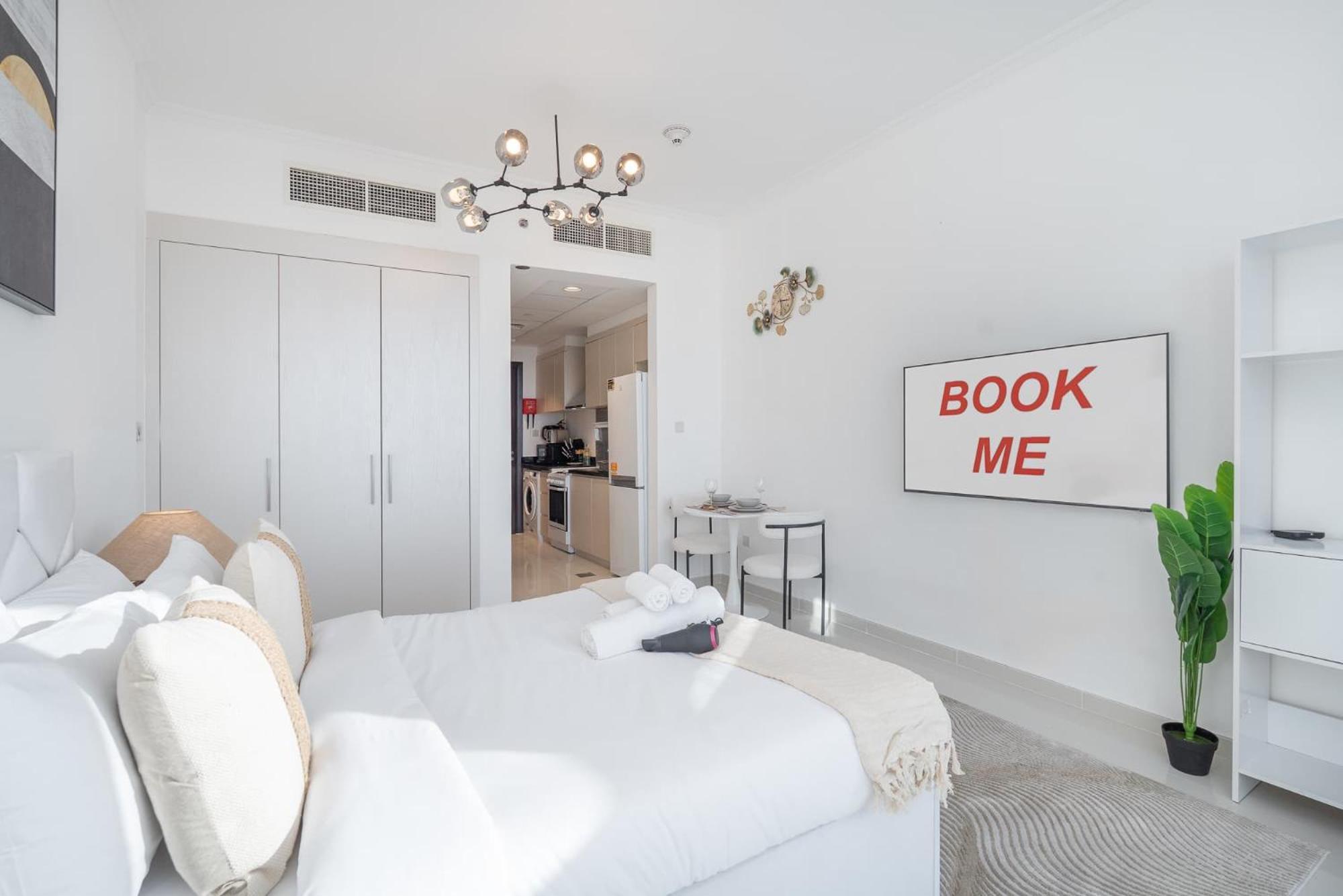 Beautifully Furnished With Skyline Views * Dubai
