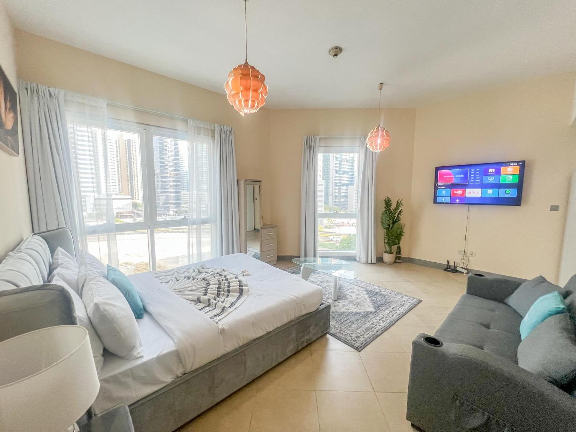 Snug With Views, Perfect For Couples Apartment
