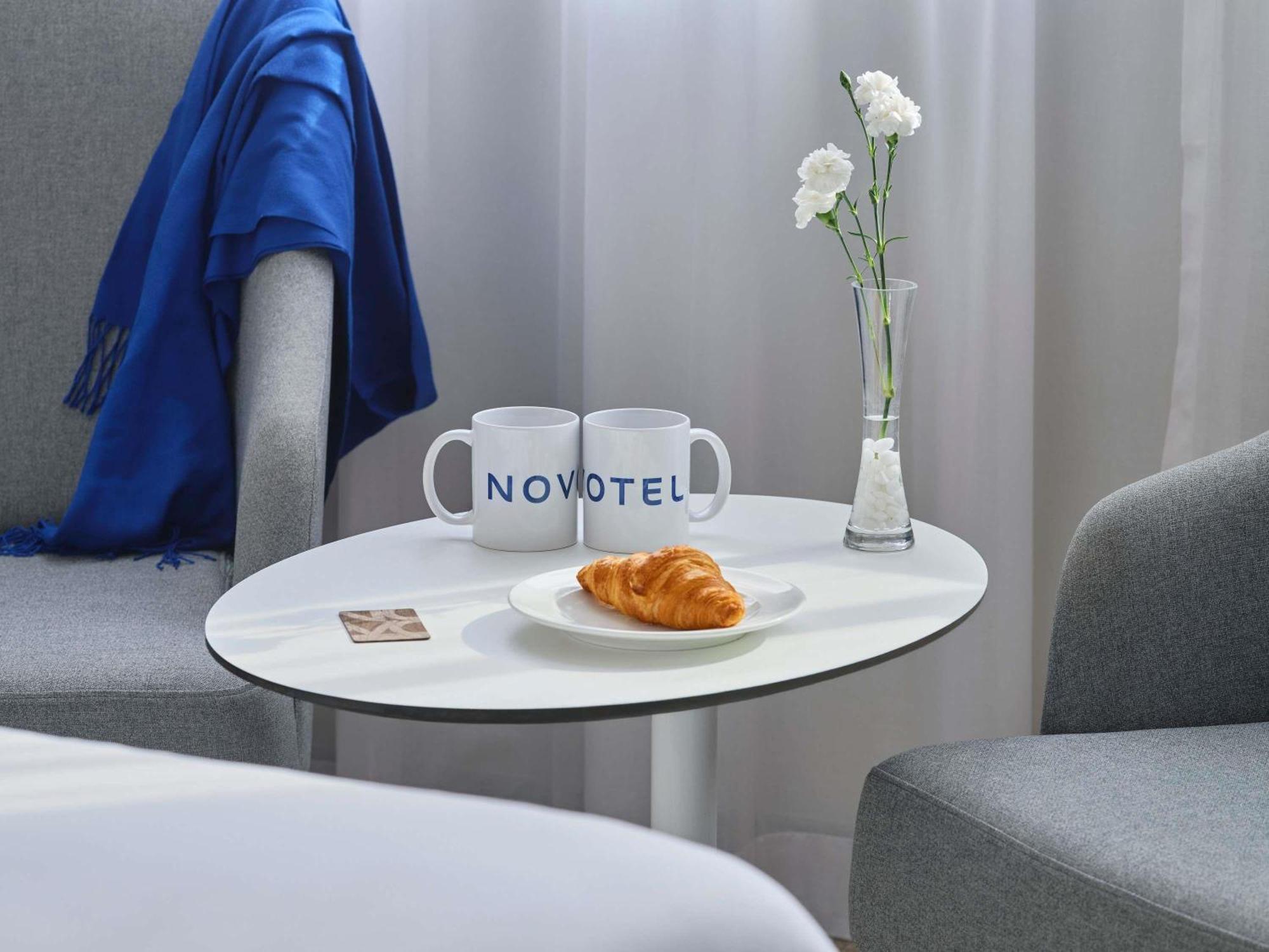 Hotel Novotel Bur - Healthcare Dubai