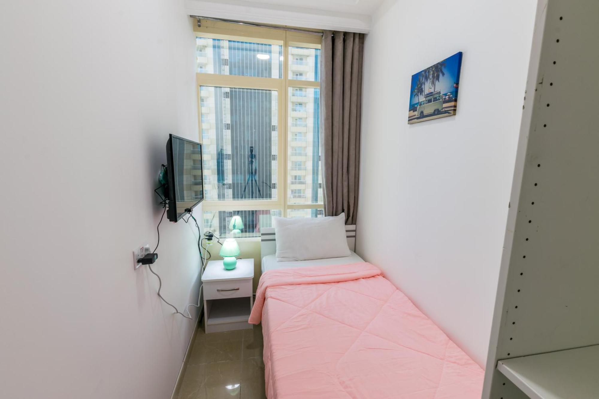 Homestay Crown Tower - Single For Males *