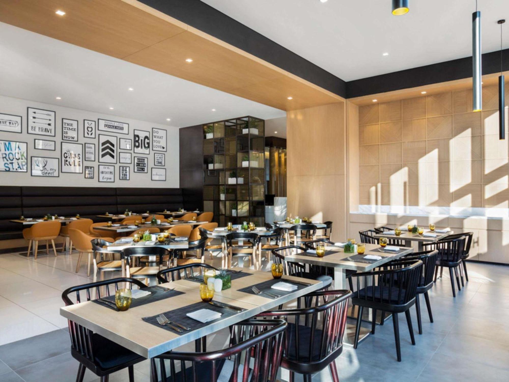 Hotel Novotel Bur - Healthcare Dubai