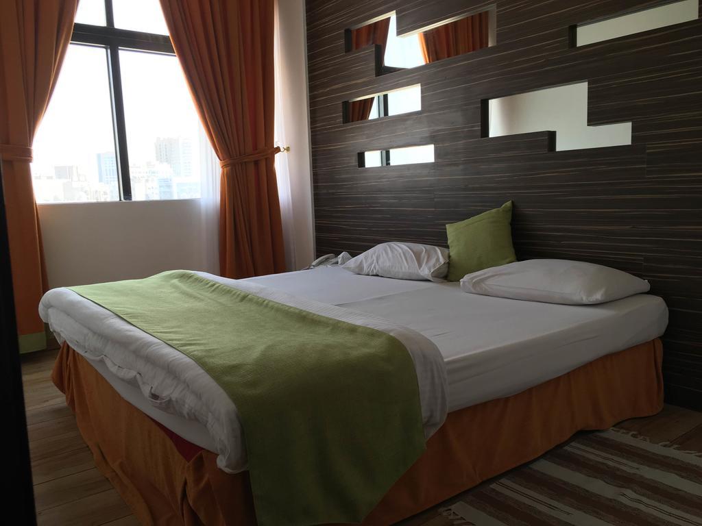 Everest International Hotel *