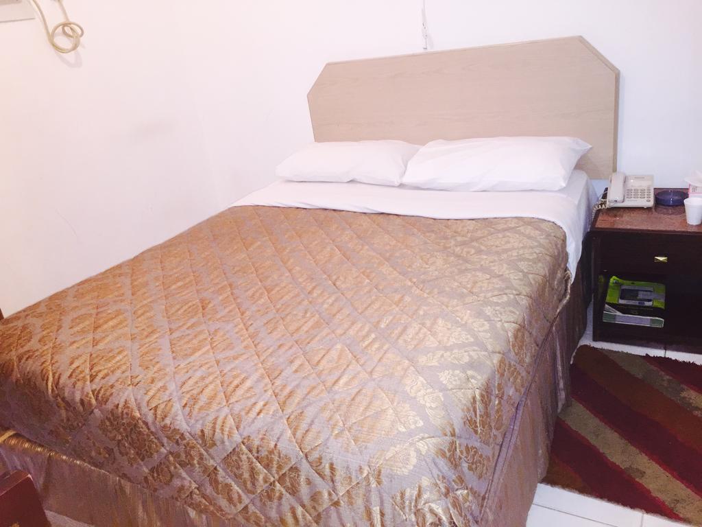 Guest house Gold Plaza *