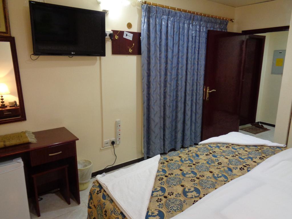 Deira Palace *