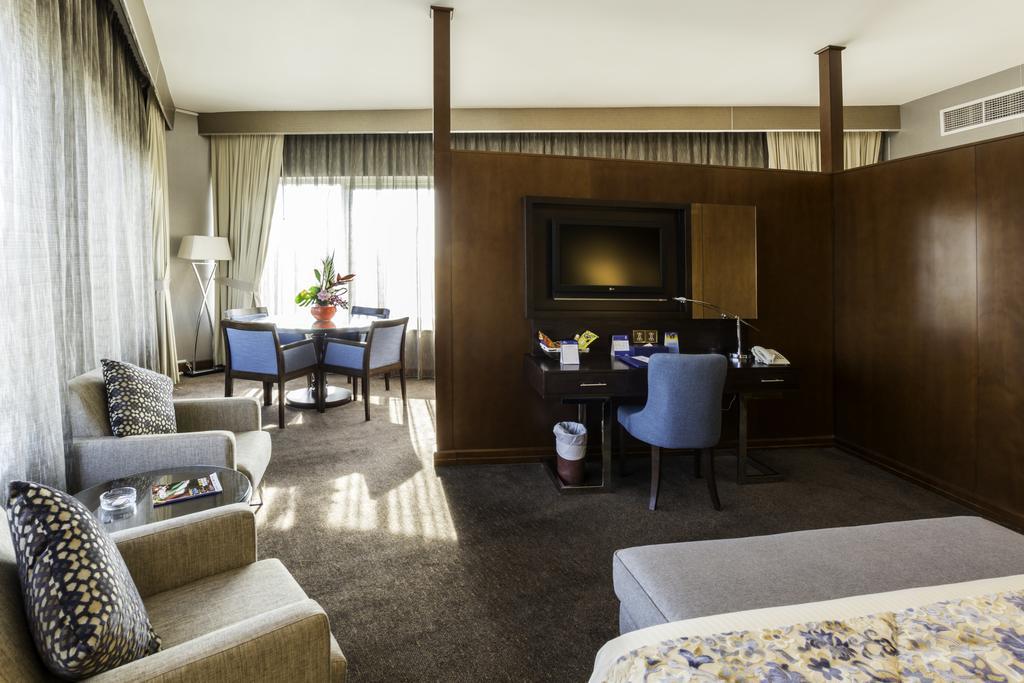 Howard Johnson Bur 3* Dubai