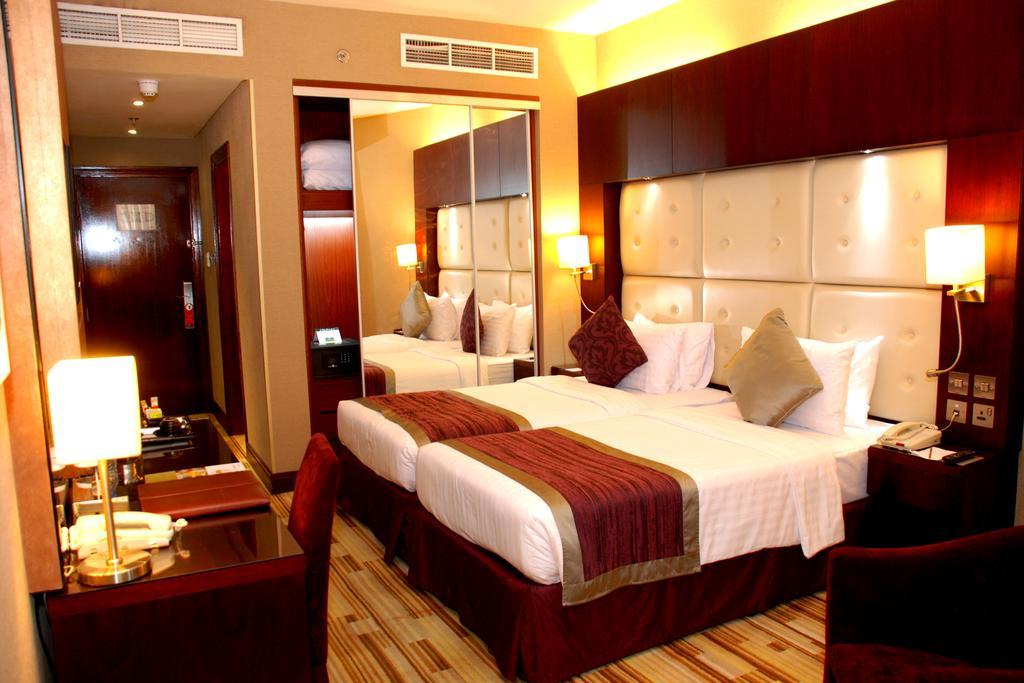 Hotel Monaco Dubai