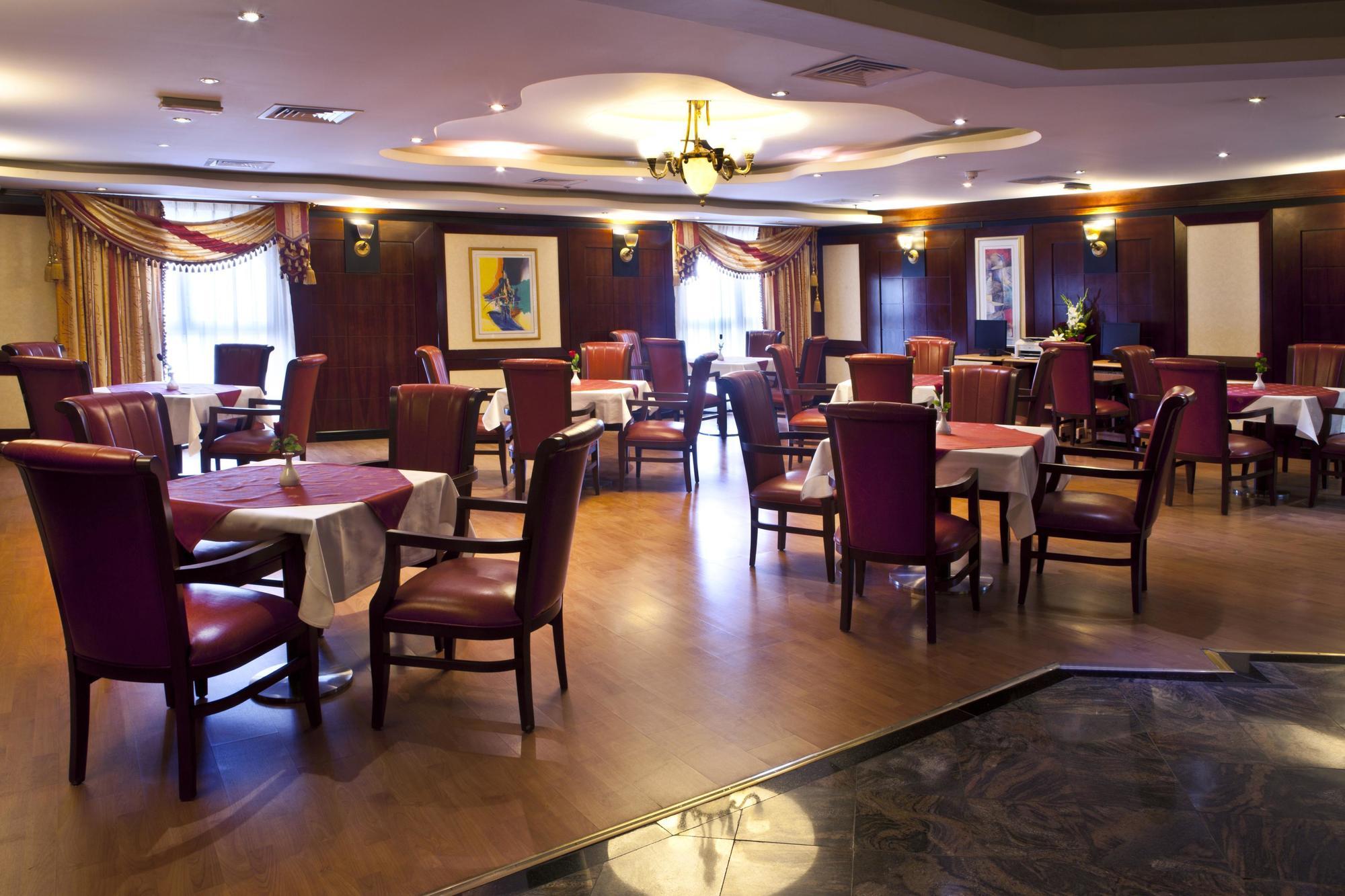 Landmark Plaza 3*