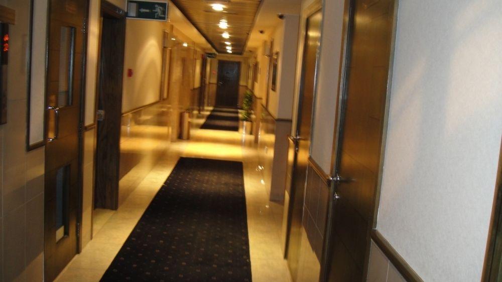 Sandras Hotel 3*