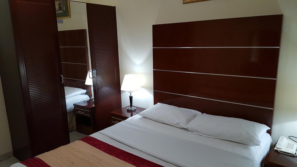 Aparthotel London Crown 2 3*