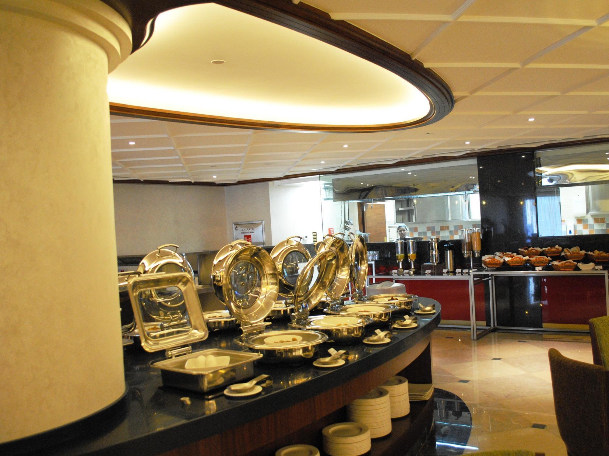 Raviz Center Point Dubai