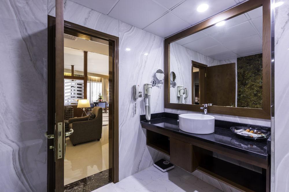 Hotel Howard Johnson Bur 3*