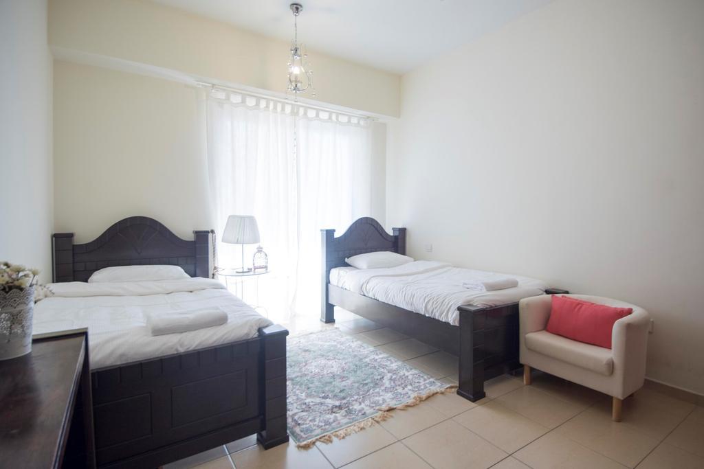 Jumeirah Beach Apt * Dubai