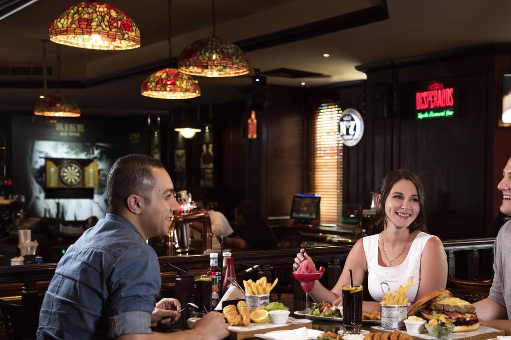 Jumeira Rotana - 4*