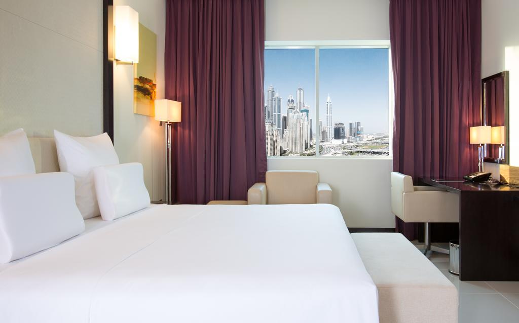 Pullman Jumeirah Lakes Towers 5*