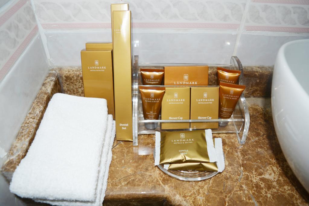 Landmark Plaza 3*