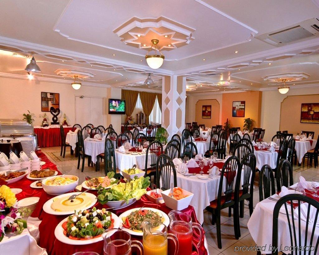 Landmark Plaza Hotel 3*