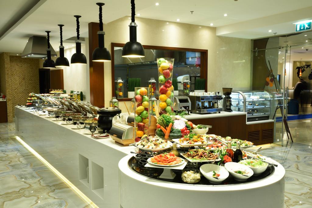 Mercure Gold Jumeirah By Accor 4*