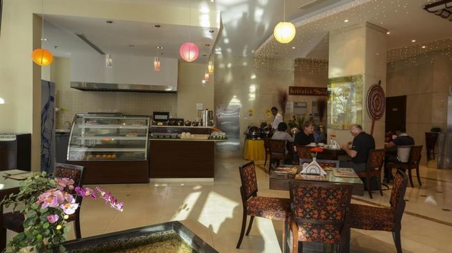 Parkside Hotel Apartment 4*