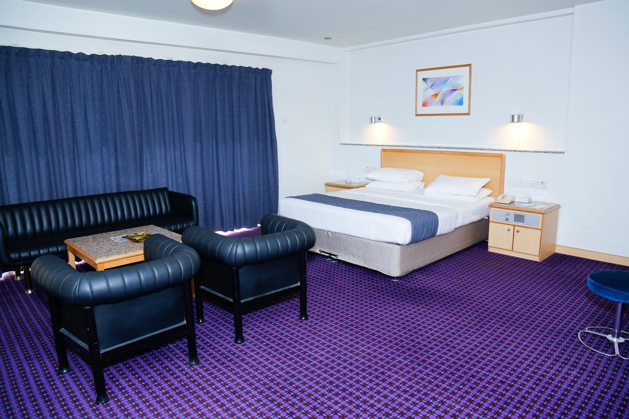 Ambassador Hotel 3*