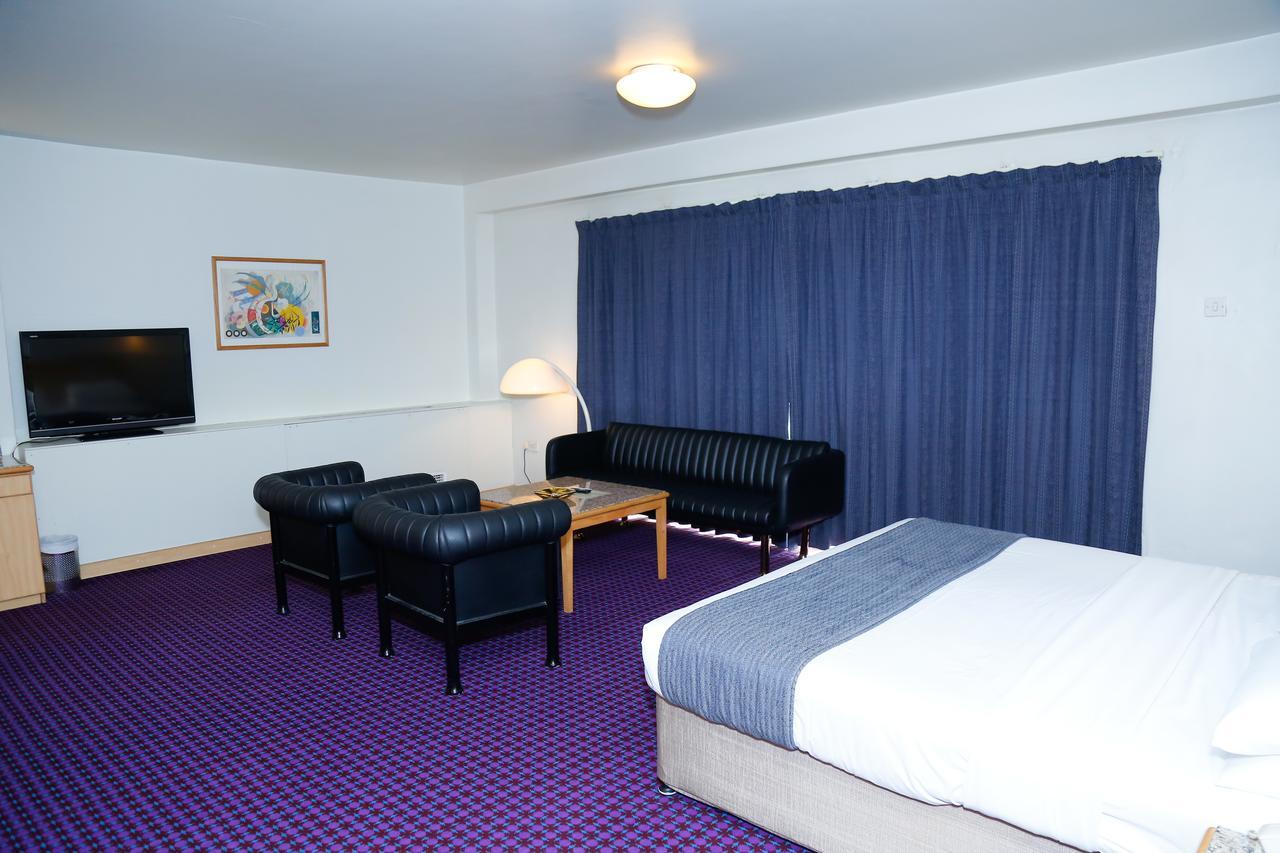 Ambassador Hotel 3*