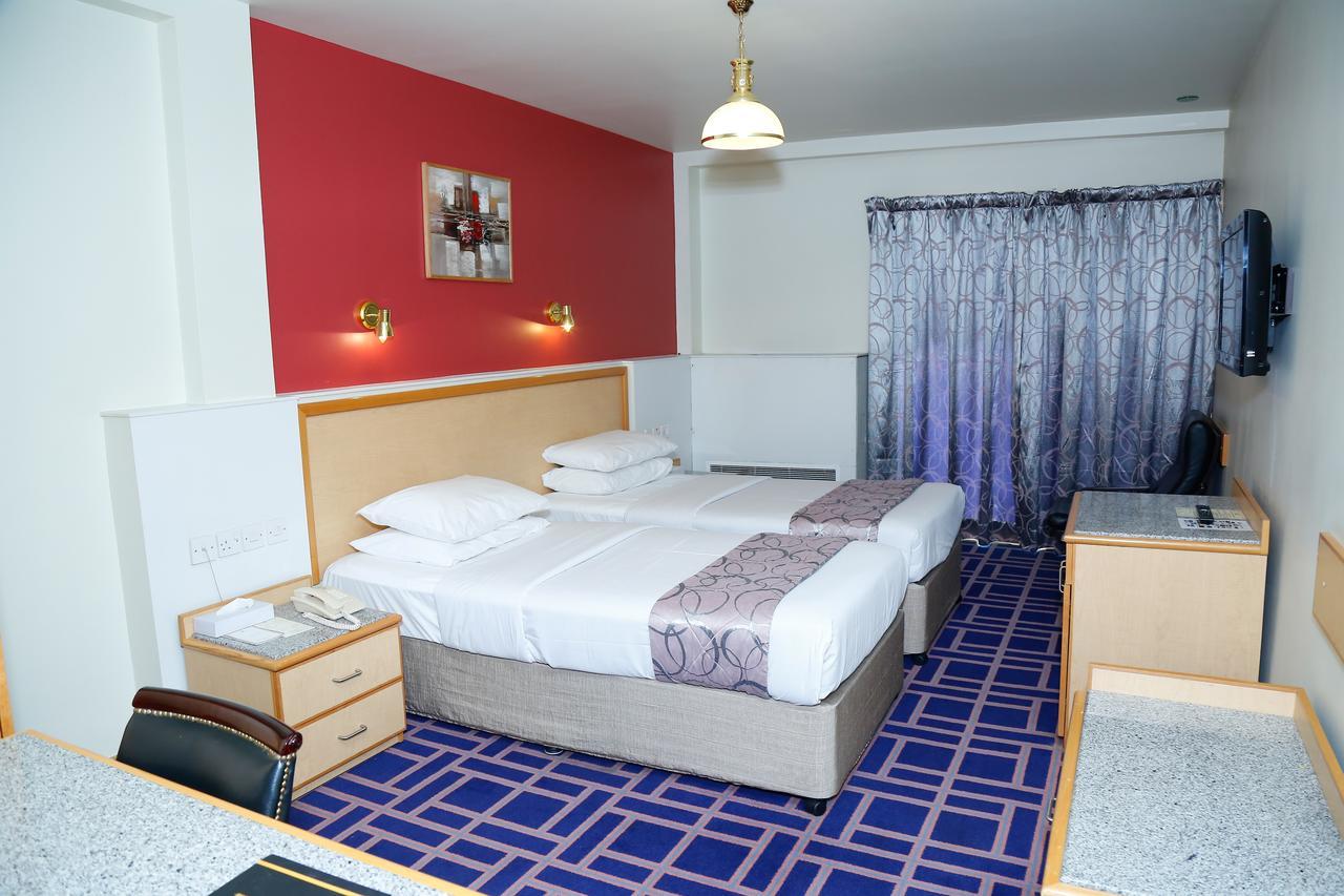 Ambassador Hotel 3*
