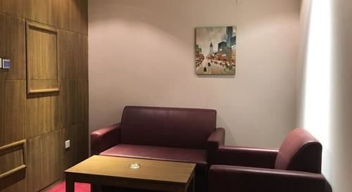 Hotel Royal Tulip Llc