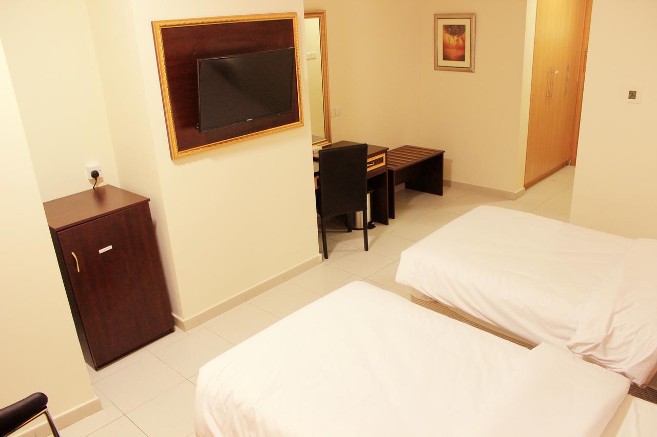 Montreal Naif 2* Dubai