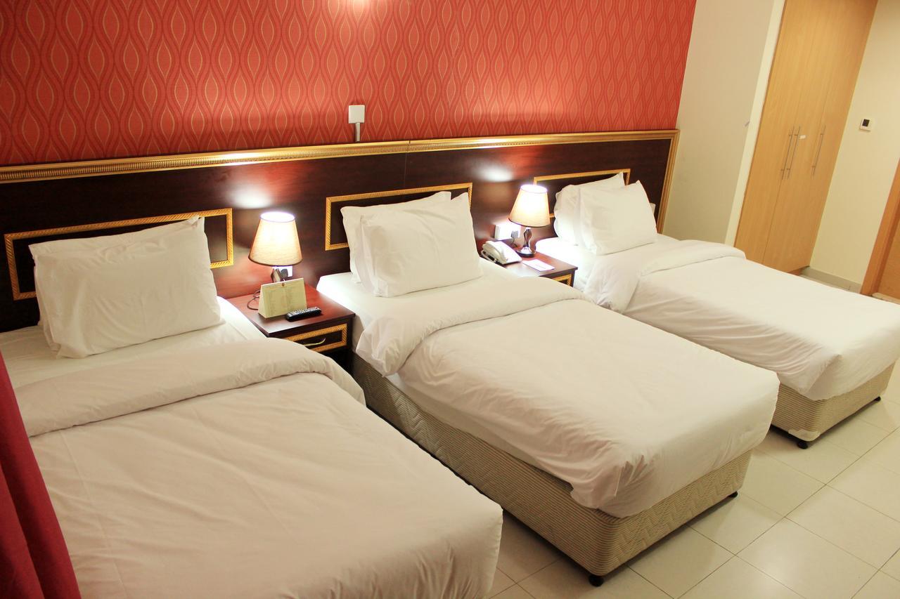 Montreal Naif Hotel 2*