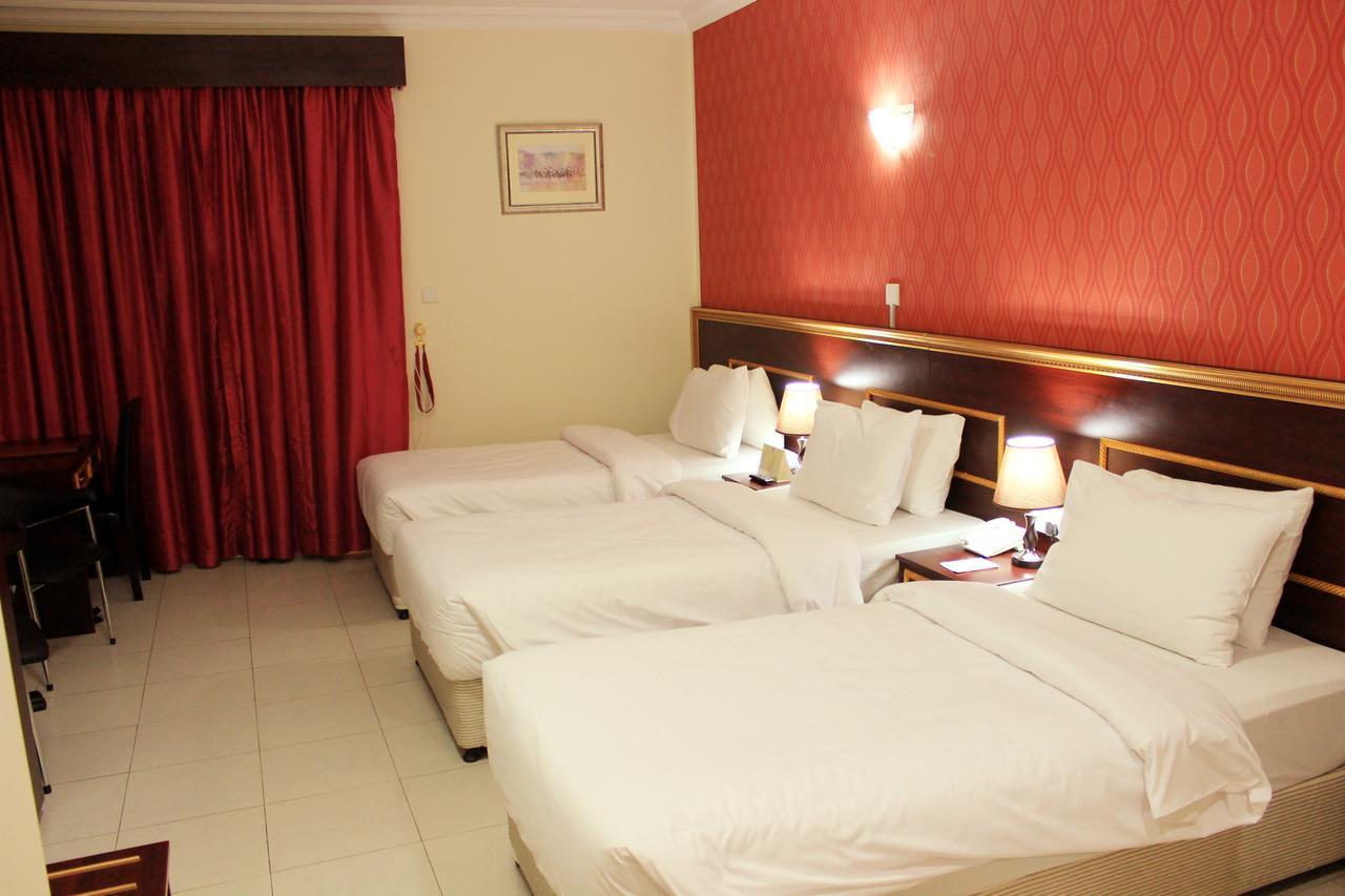 Montreal Naif Hotel Dubai