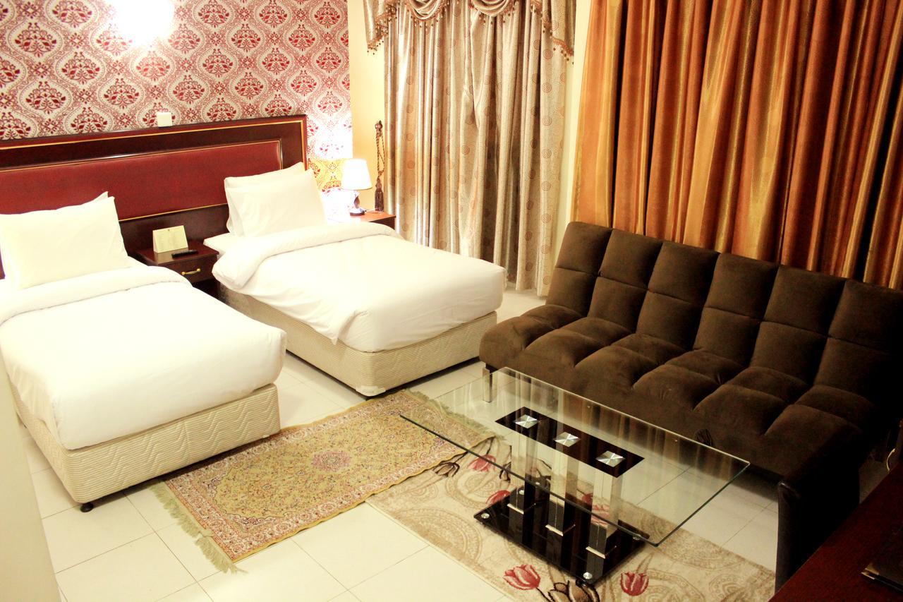 Montreal Naif Hotel Dubai