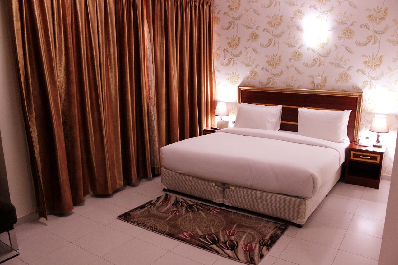 Montreal Naif Hotel Dubai