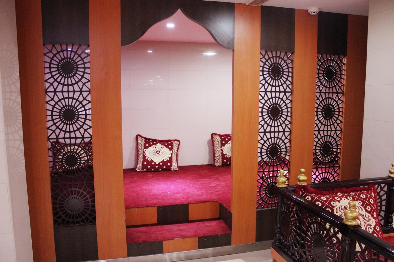 Montreal Naif Hotel Dubai
